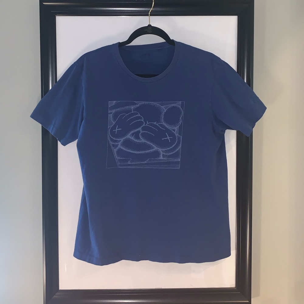 Kaws X Uniqlo tee shirt